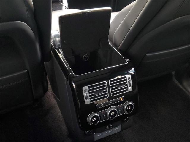 Photo of 2017 White Land Rover Range Rover