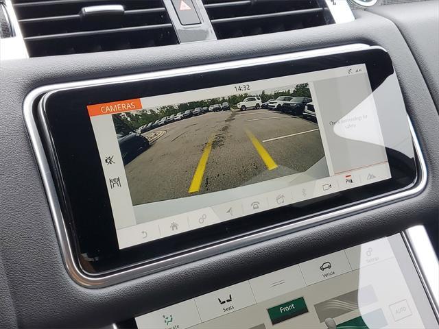 Photo of 2022 White Land Rover Range Rover Sport
