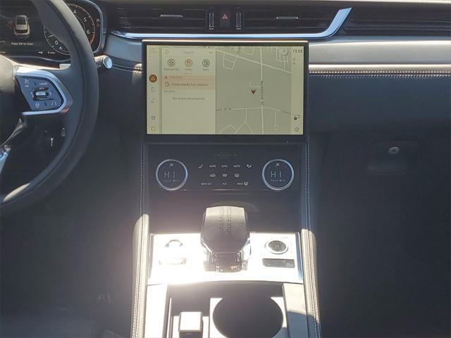 Photo of 2025 Fuji White Jaguar F-PACE