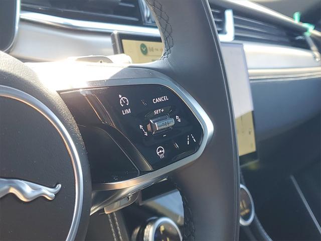 Photo of 2025 Fuji White Jaguar F-PACE