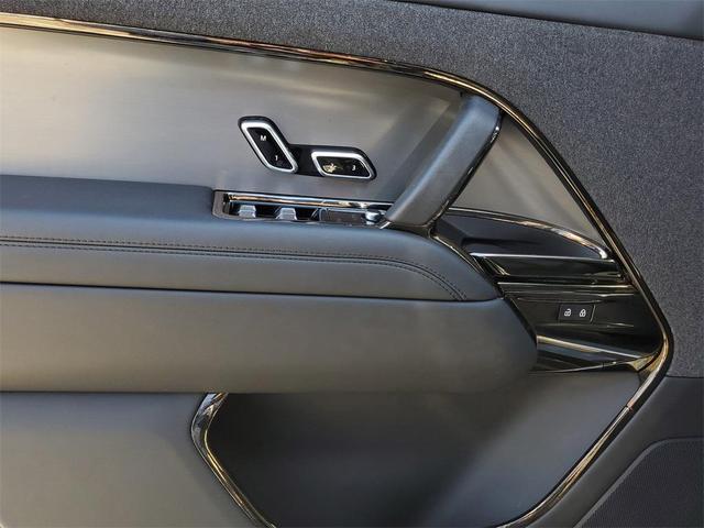 Photo of 2024 Santorini Black Metallic Land Rover Range Rover Sport
