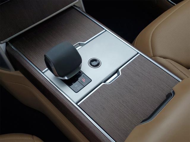 Photo of 2024 Ostuni Pearl White Metallic Land Rover Range Rover