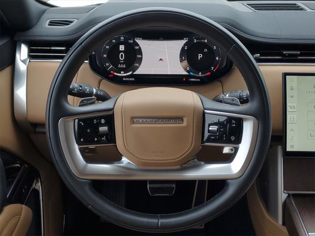 Photo of 2024 Ostuni Pearl White Metallic Land Rover Range Rover
