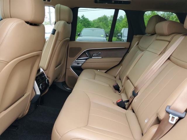 Photo of 2024 Ostuni Pearl White Metallic Land Rover Range Rover