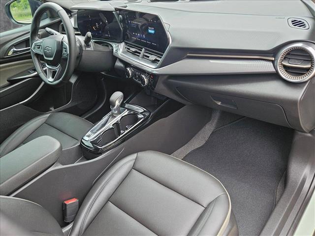 Photo of 2025 Cacti Green Chevrolet Trax