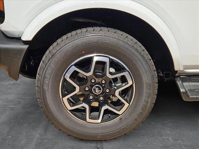 Photo of 2025 Oxford White Ford Bronco