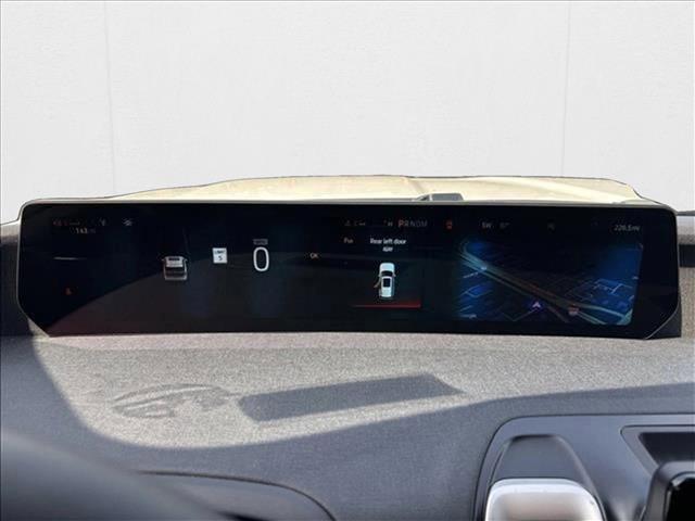 Photo of 2025 Star White Metallic Tri-Coat Ford Expedition Max