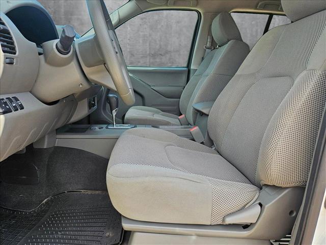 Photo of 2021 Glacier White Nissan Frontier