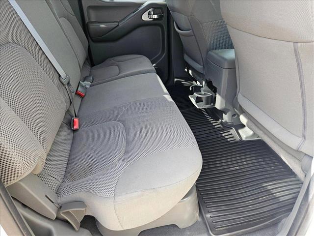 Photo of 2021 Glacier White Nissan Frontier
