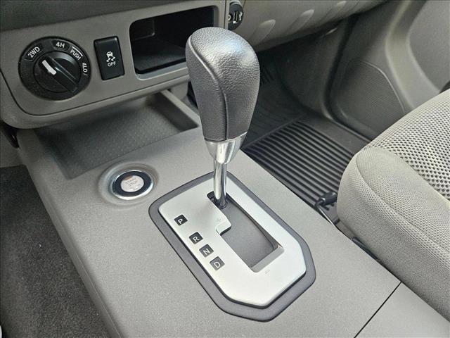 Photo of 2021 Glacier White Nissan Frontier