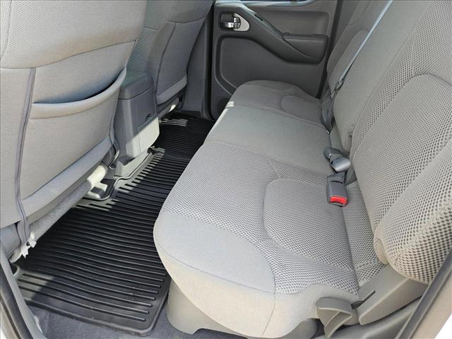 Photo of 2021 Glacier White Nissan Frontier