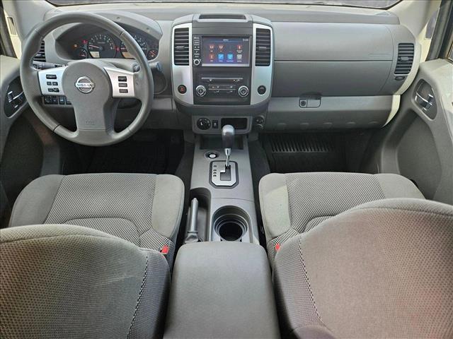 Photo of 2021 Glacier White Nissan Frontier