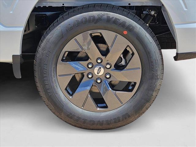 Photo of 2025 Space White Metallic Ford F-150