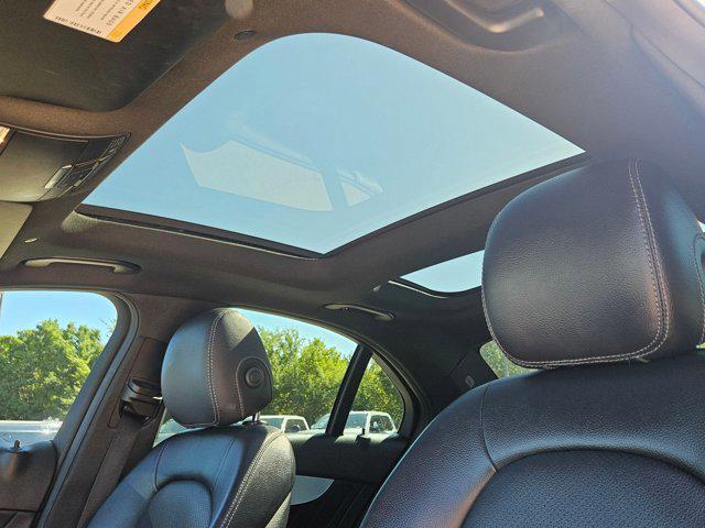 Photo of 2019 Designo Diamond Wh Mercedes-Benz C-Class