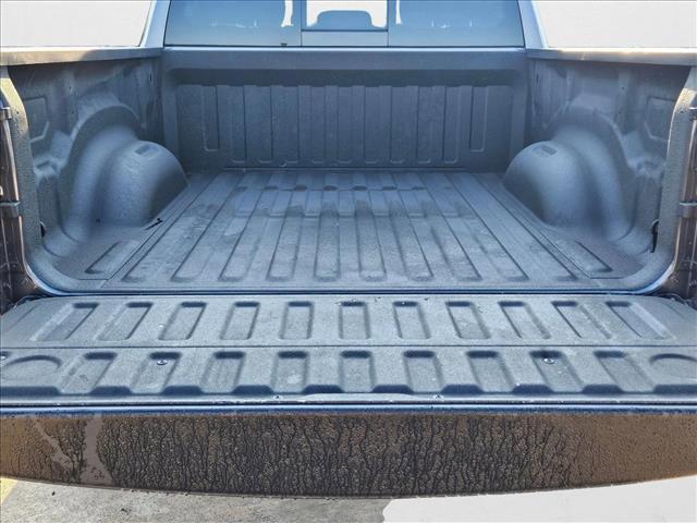 Photo of 2020 Diamond Black Crystal Pearlcoat RAM 1500