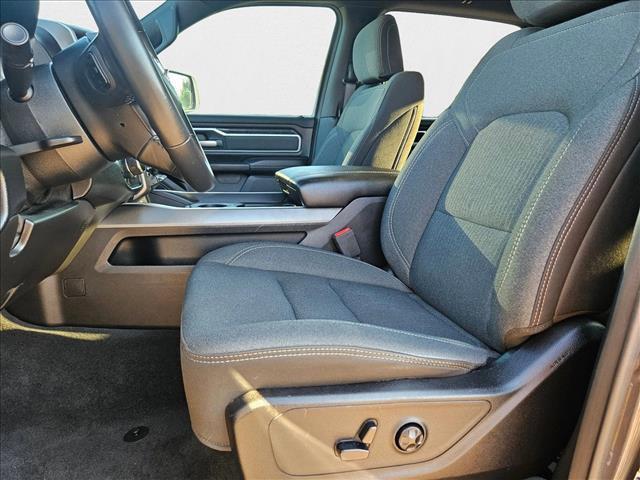 Photo of 2020 Diamond Black Crystal Pearlcoat RAM 1500