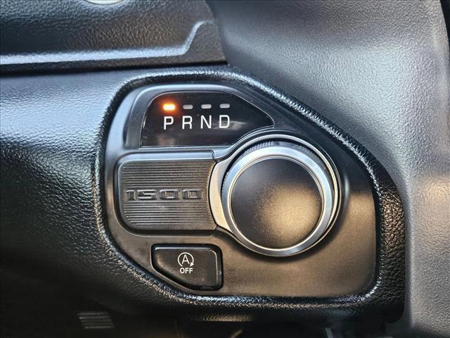 Photo of 2020 Diamond Black Crystal Pearlcoat RAM 1500