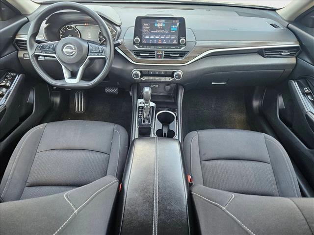 Photo of 2023 Super Black Nissan Altima