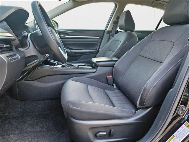 Photo of 2023 Super Black Nissan Altima