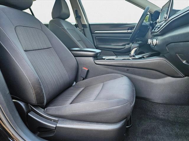 Photo of 2023 Super Black Nissan Altima