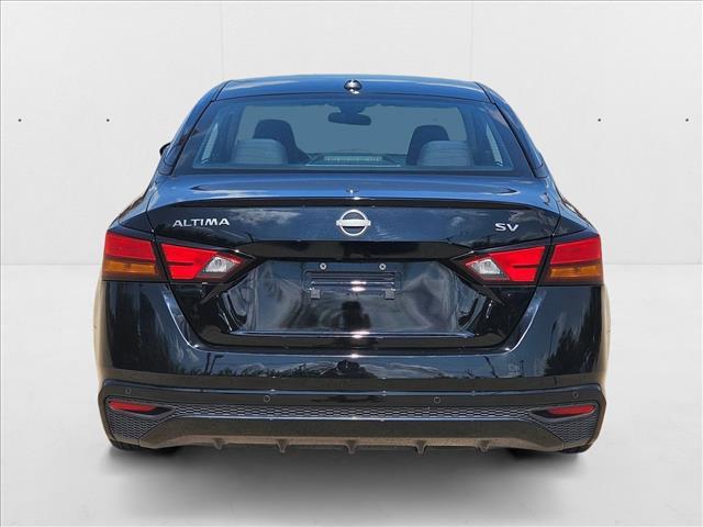 Photo of 2023 Super Black Nissan Altima