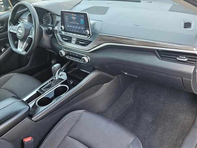 Photo of 2023 Super Black Nissan Altima
