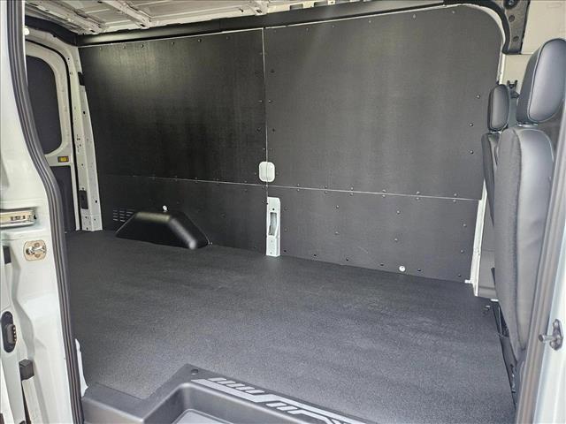 Photo of 2025 Oxford White Ford Transit-250