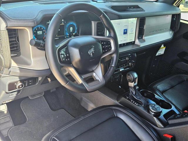 Photo of 2025 Oxford White Ford Bronco