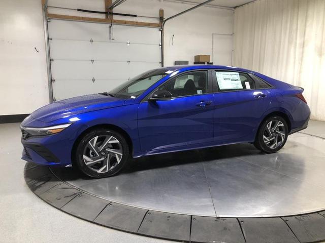 Photo of 2025 Intense Blue Hyundai ELANTRA