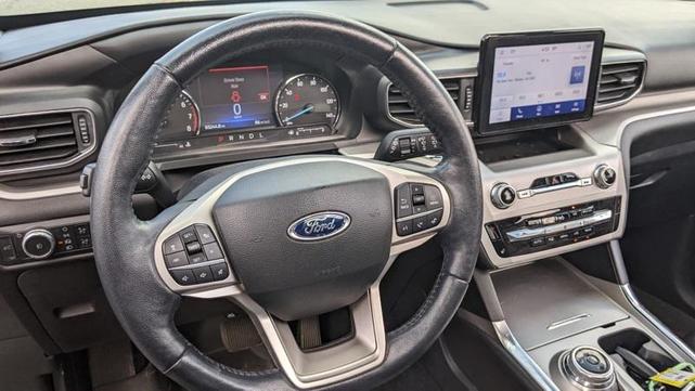 Photo of 2022 Agate Black Metallic Ford Explorer