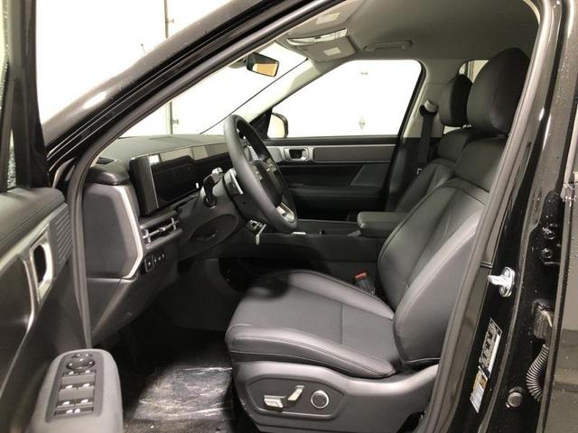 Photo of 2025 Phantom Black Hyundai SANTA FE
