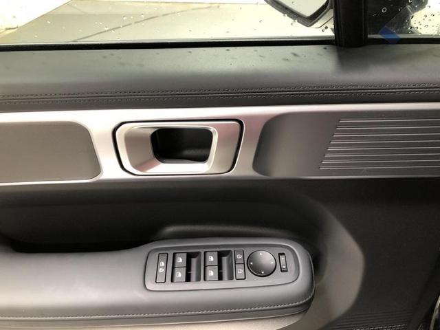 Photo of 2025 Phantom Black Hyundai SANTA FE