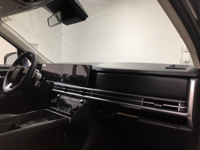 Photo of 2025 Phantom Black Hyundai SANTA FE