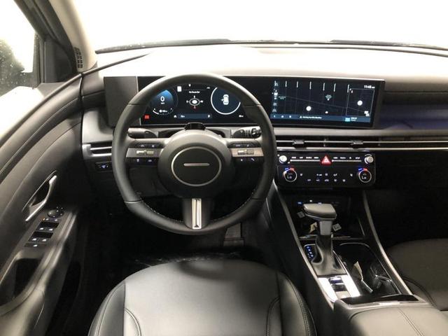 Photo of 2025 Phantom Black Hyundai TUCSON