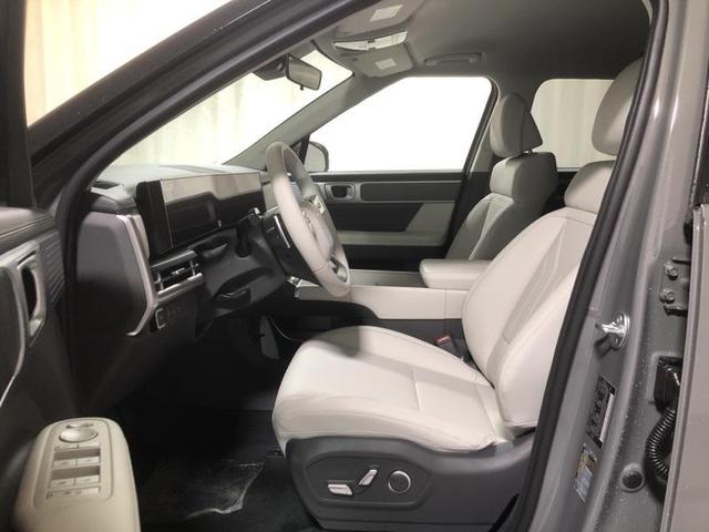 Photo of 2025 Hampton Gray Hyundai SANTA FE