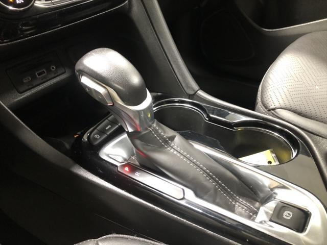 Photo of 2023 White Frost Tricoat Buick Encore GX