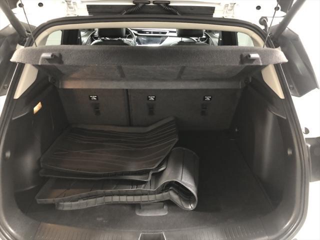 Photo of 2023 White Frost Tricoat Buick Encore GX
