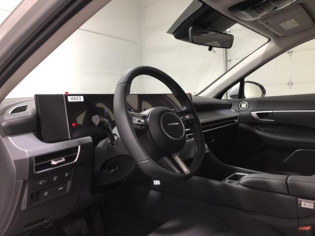 Photo of 2025 Aero Silver Hyundai SONATA Hybrid