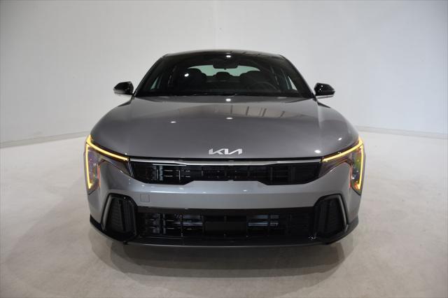Photo of 2025 Steel Gray Kia K4