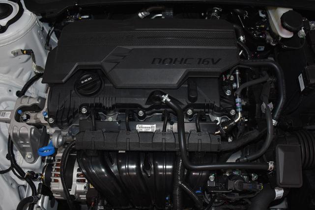 Photo of 2025 Snow White Pearl Kia K4