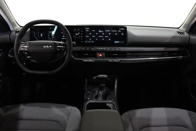 Photo of 2025 Snow White Pearl Kia K4
