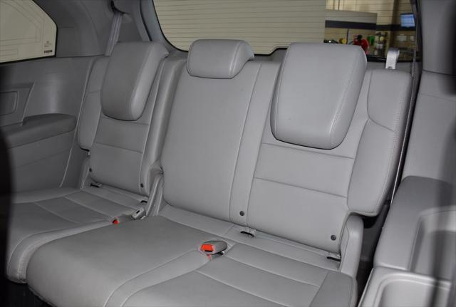 Photo of 2015 Obsidian Blue Pearl Honda Odyssey