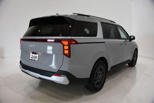 Photo of 2026 Silver Kia Carnival Hybrid