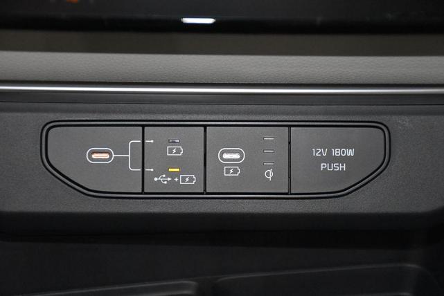 Photo of 2026 Silver Kia Carnival Hybrid