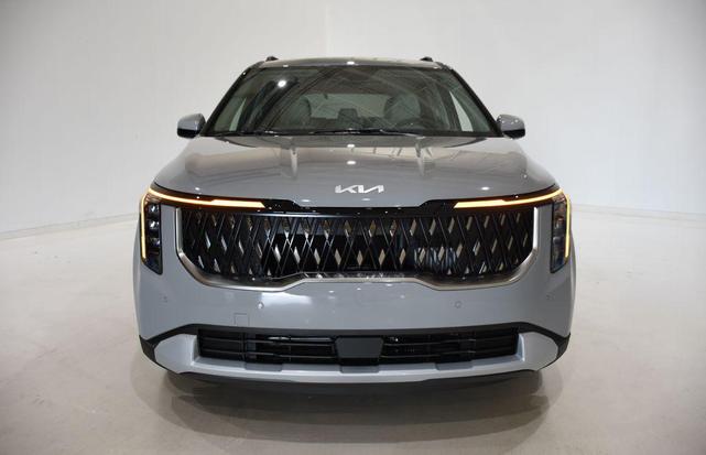 Photo of 2026 Silver Kia Carnival Hybrid
