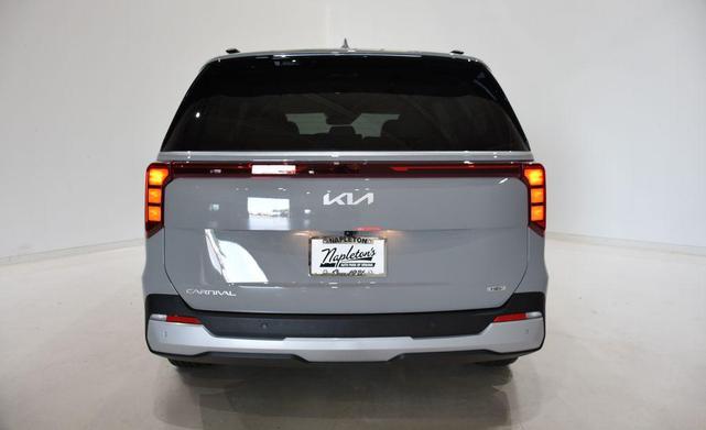 Photo of 2026 Silver Kia Carnival Hybrid