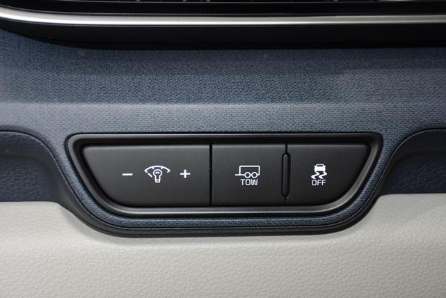 Photo of 2026 Silver Kia Carnival Hybrid