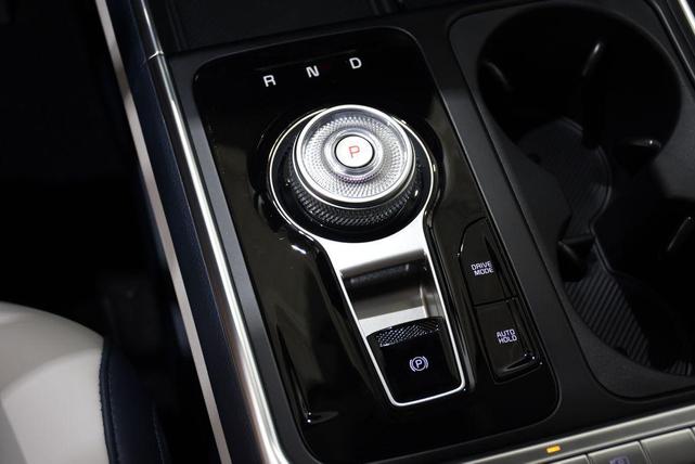 Photo of 2026 Silver Kia Carnival Hybrid