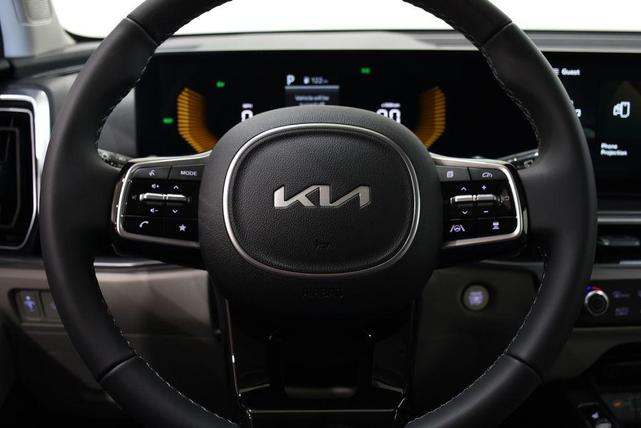 Photo of 2025 Silky Silver Kia Sorento Hybrid