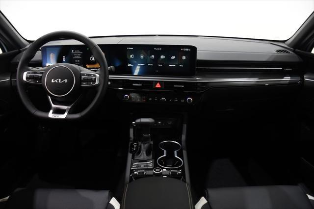 Photo of 2026 Wolf Gray Kia K5